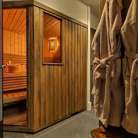 Holiday home Amazing Mont Blanc Sauna Chalet *